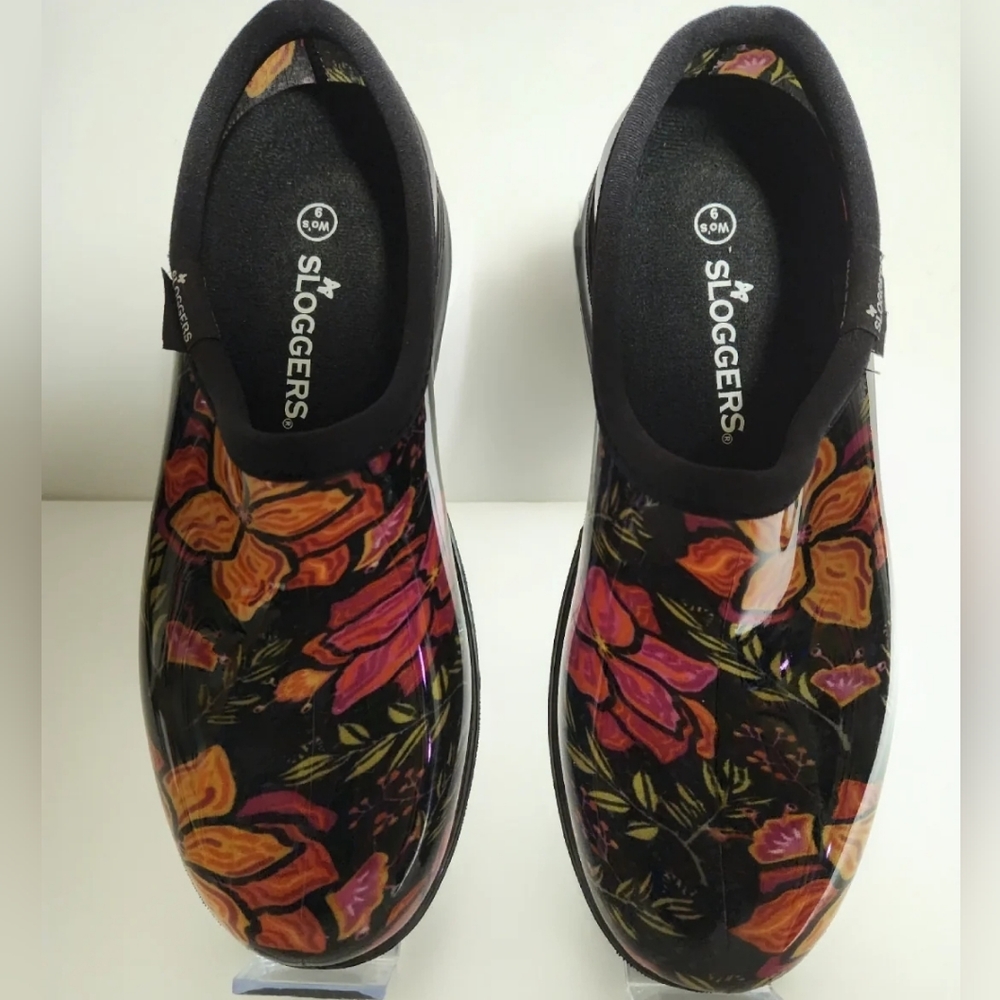 SOLD - 9 - Womens Sloggers